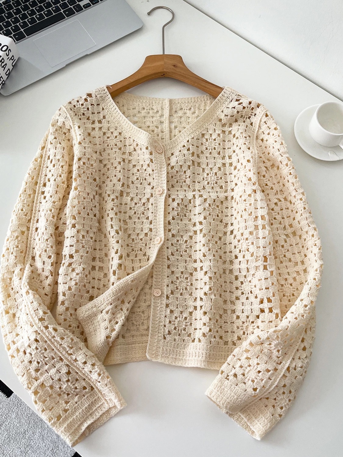 Chase the feelings crotchet top KTO285 images